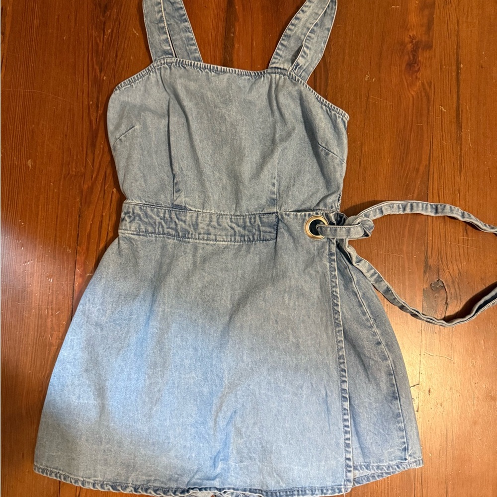 Sincerely Jules Ladies Skort/ Romper denim size Small